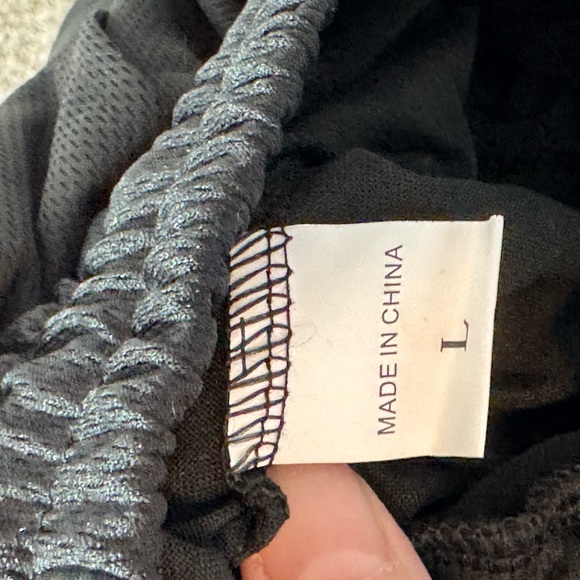 Men’s Large Spider Black Print 2 and 1 Drawstring Waist Sporty Shorts. NWT - Picture 4 of 7